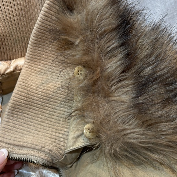 BKE Jacket Tan w camo like design Sz large NWOT removable fur collar - Picture 7 of 8